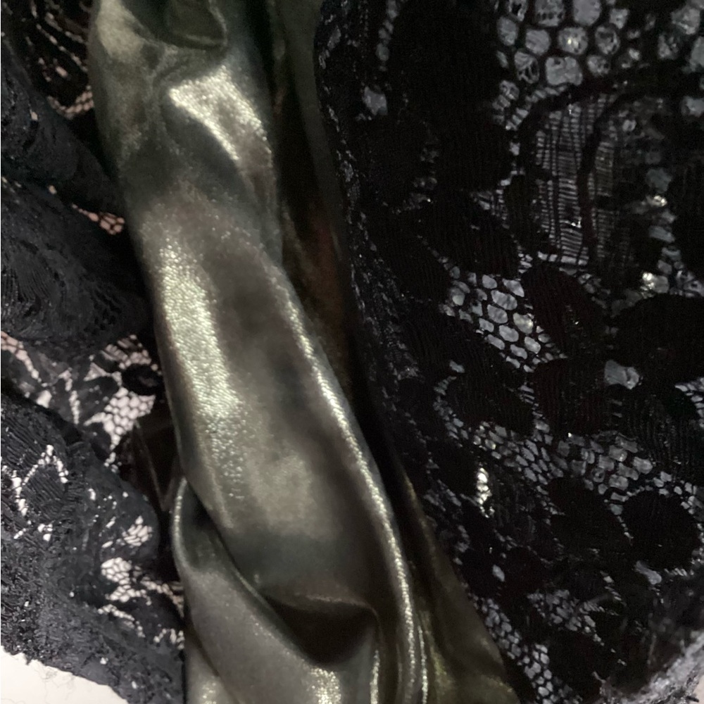 NWOT Torrid Black and Gold Lace Dress 16 - Picture 9 of 11